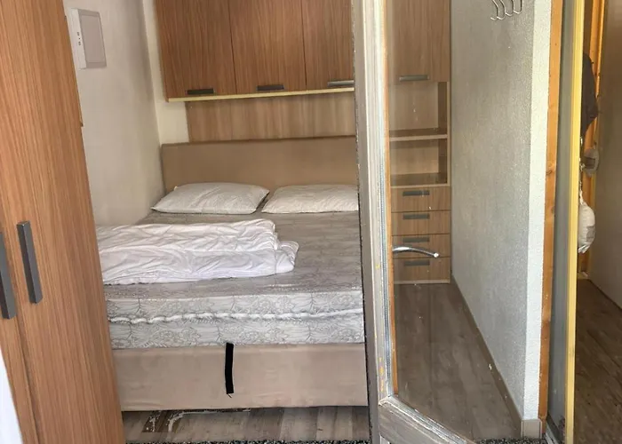 - Inout - 6 Beds Flat Lez-612 *