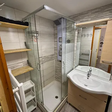 - Inout - 6 Beds Flat Lez-612 *